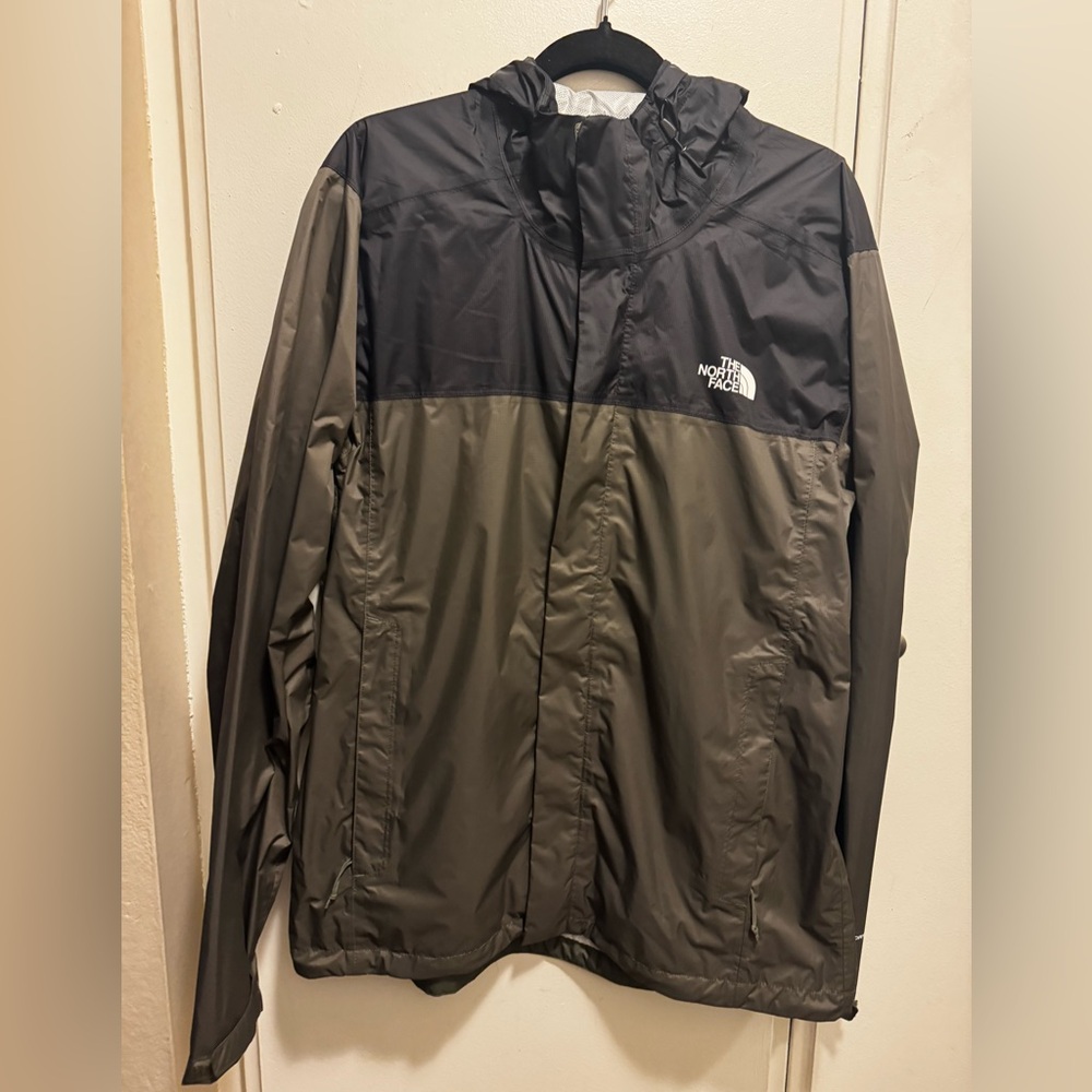 The North Face Men's Black Venture 2 Raincoat